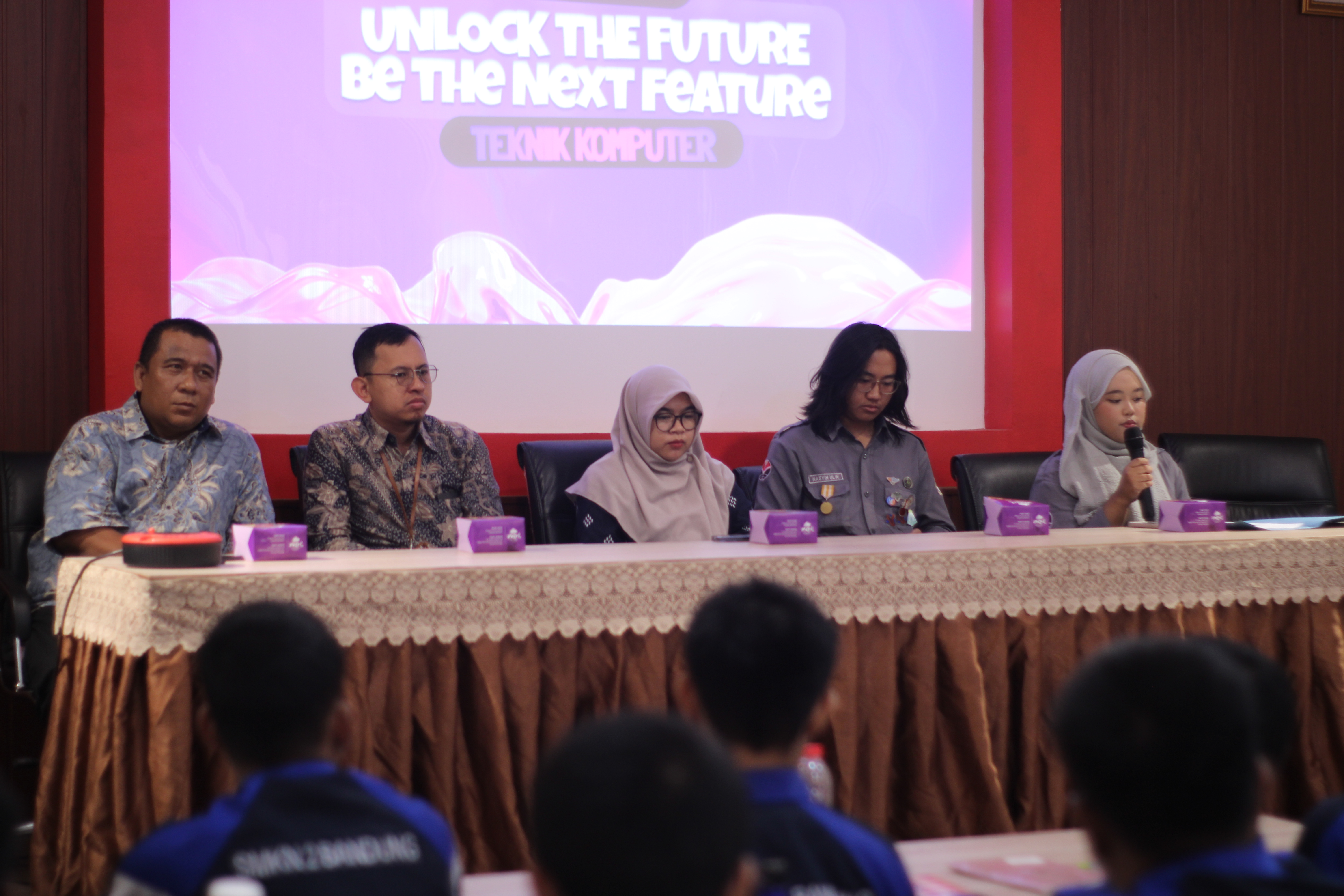 Program Studi Teknik Komputer UPI Cibiru Gelar “IT for School” di SMAN 24 Bandung dan SMKN 2 Bandung