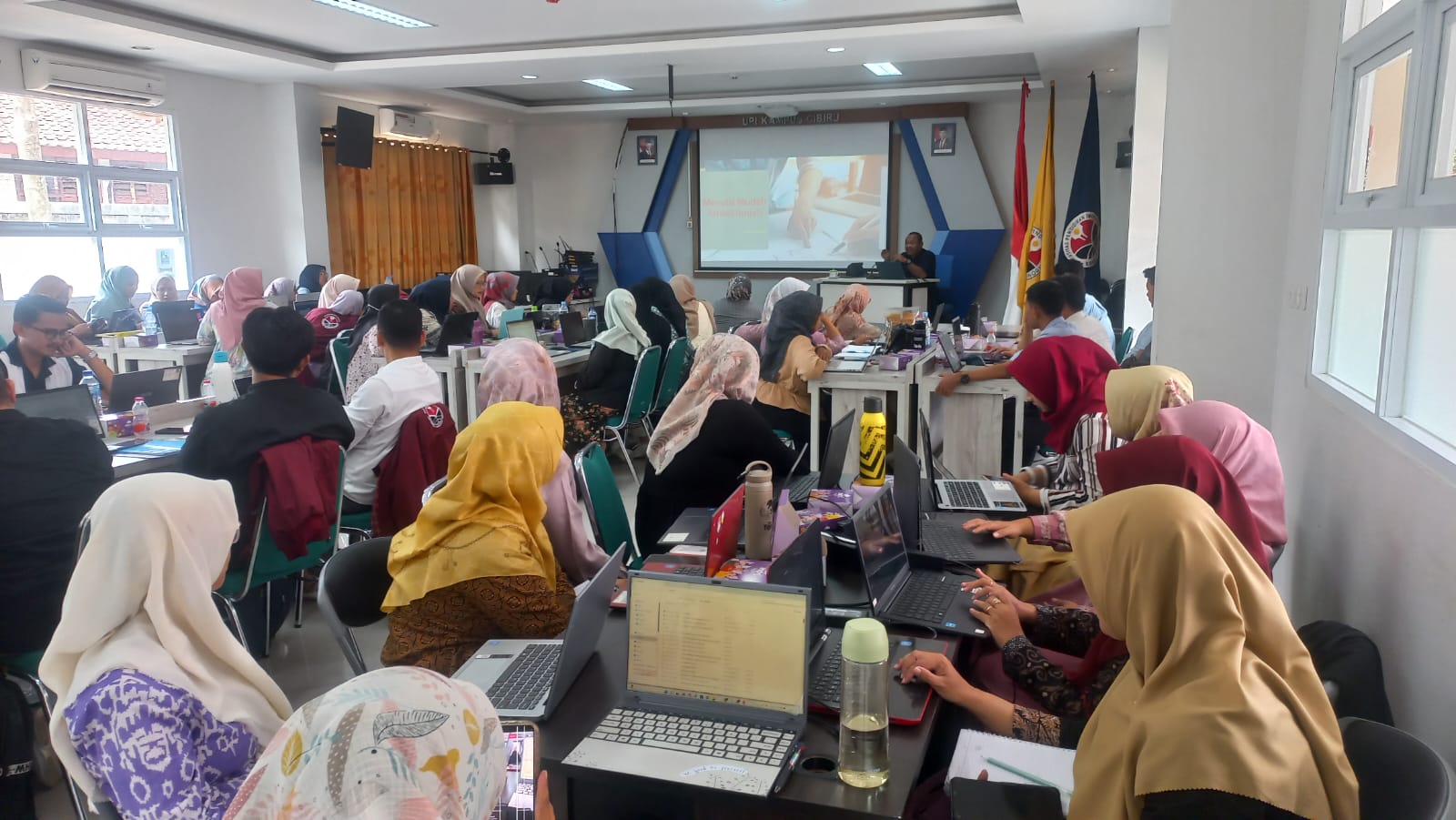 PROGRAM MAGISTER PGSD KAMPUS UPI DI CIBIRU GELAR KEGIATAN MENULIS ...