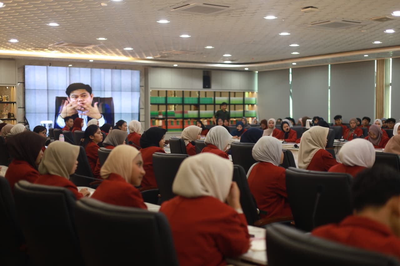 Kunjungan Edukatif Mahasiswa UPI Cibiru ke Komisi I DPR RI: Belajar ...